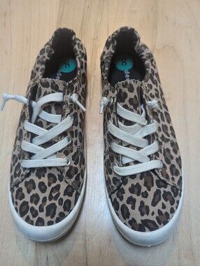 Steve Madden Leopard Print Sneakers Size 8